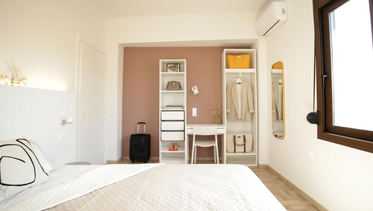 Onos - 2 Bedroom 2 Bathroom Penthouse With Terrace In Old Town Kalamata Ngoại thất bức ảnh