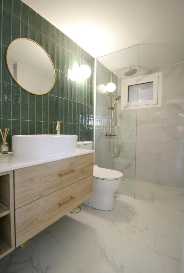Onos - 2 Bedroom 2 Bathroom Penthouse With Terrace In Old Town Kalamata Ngoại thất bức ảnh